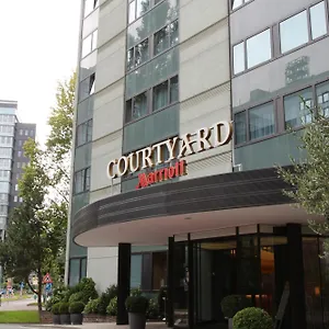 Hotel Courtyard By Marriott Seestern