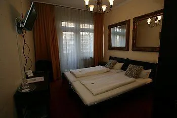 ***  Hotel An Der Oper Duesseldorf Almanya