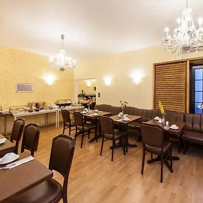 Hotel An Der Oper Duesseldorf Almanya