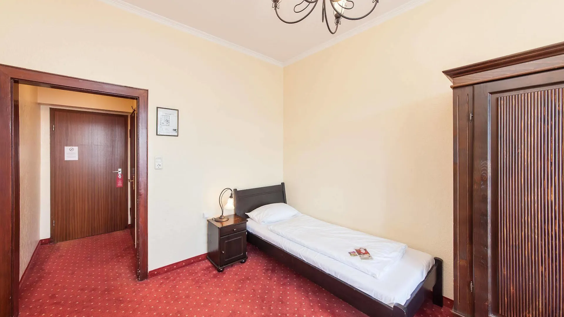 ***  Hotel An Der Oper Duesseldorf Almanya